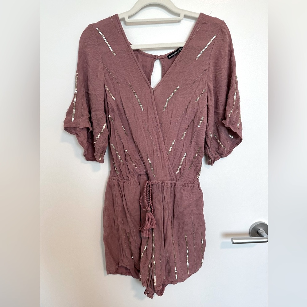 A&F romper suitable for both day and night events